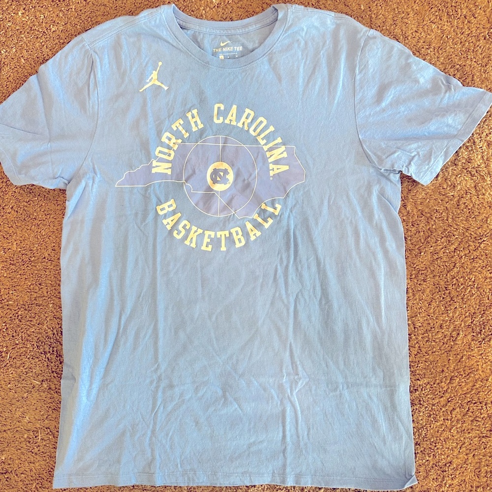 Nike UNC Basketball Athletic Cut Tshirt.